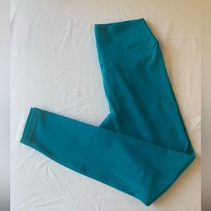 BuffBunny Legacy Leggings Size Medium